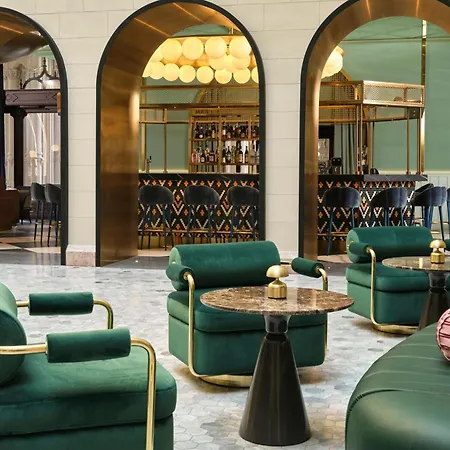 W Hotel 5*