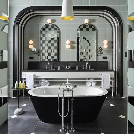 Hotel W 5*
