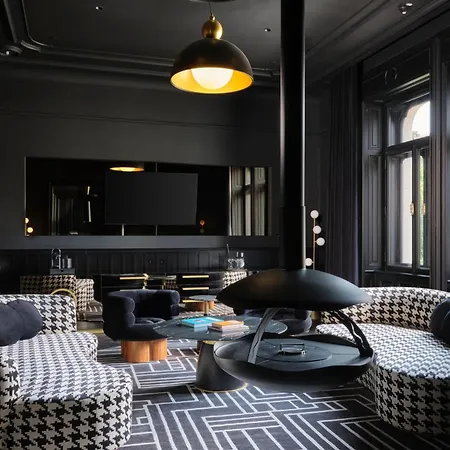 W Hotel 5*