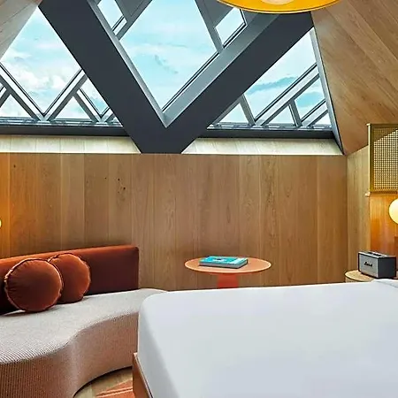 Hotel W