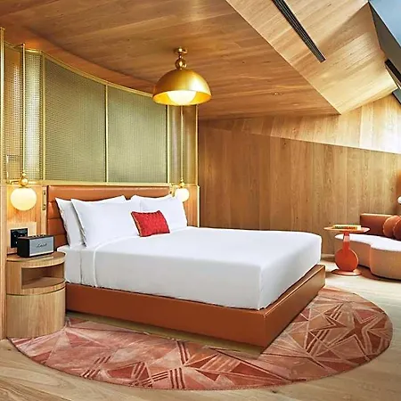 Hotel W