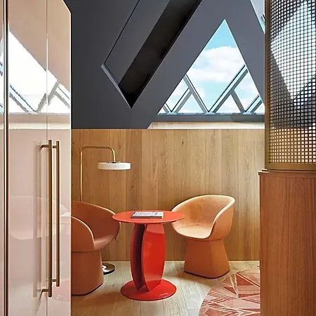 W Hotel 5*
