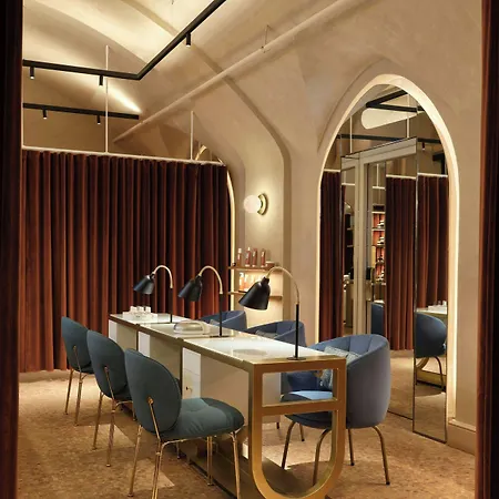 Hotel W 5*